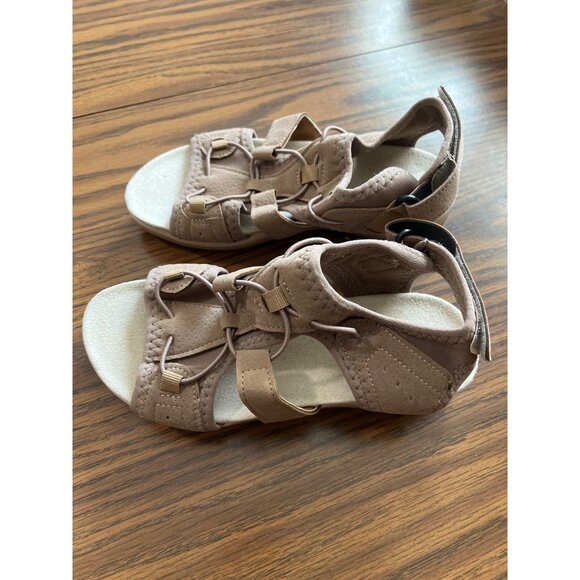 Tan slip on Velcro sandals U.S. size 4.5, EU size 35 - Picture 4 of 7